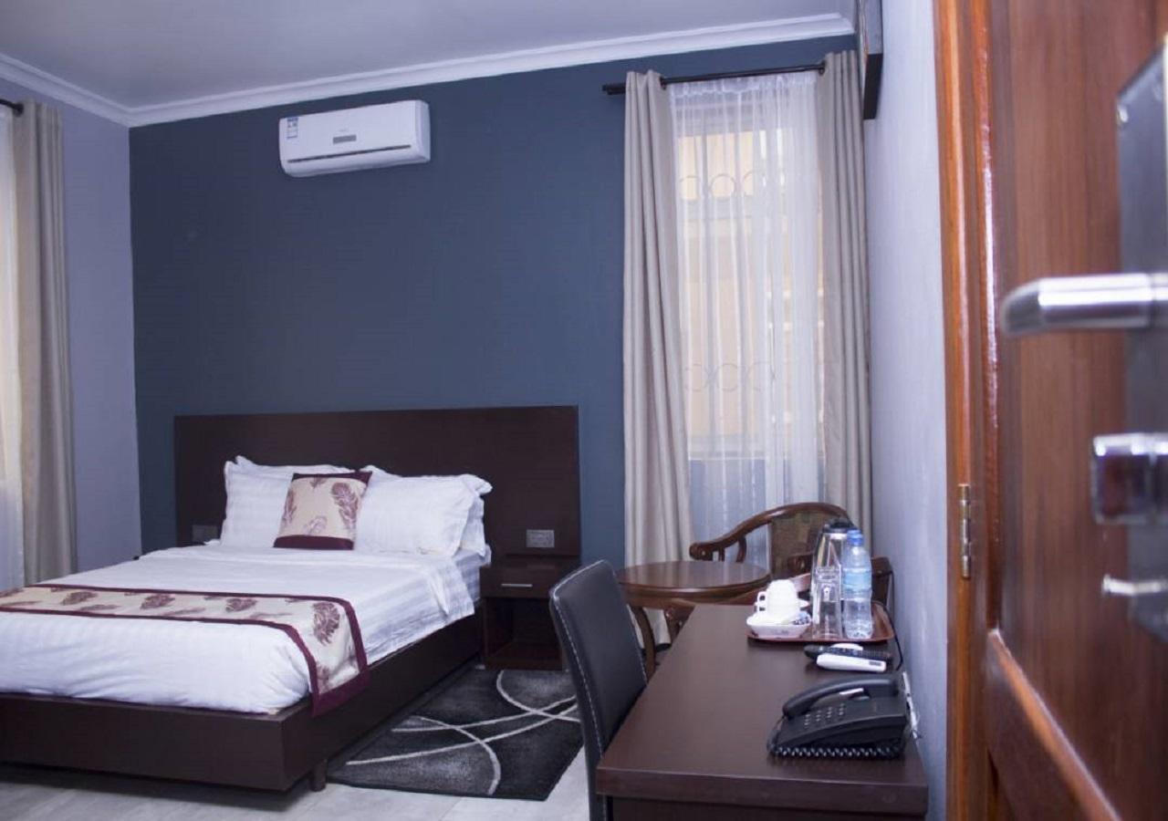 Hotel Desderia Мбея Екстер'єр фото