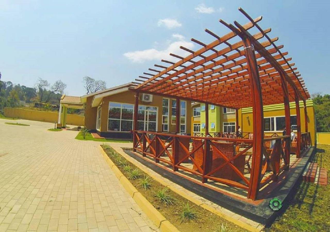 Hotel Desderia Мбея Екстер'єр фото